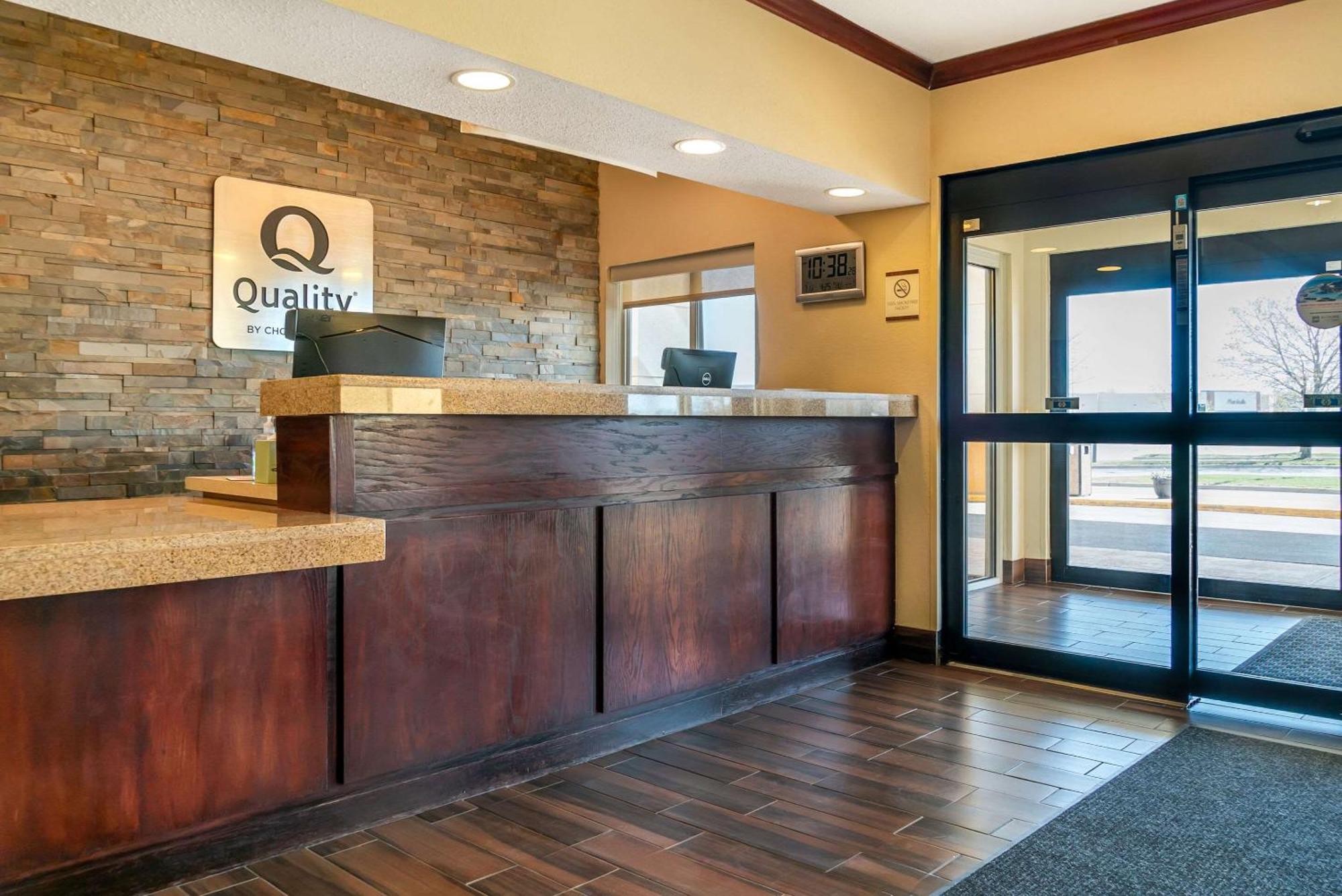 Quality Inn & Suites Bay City Exterior photo